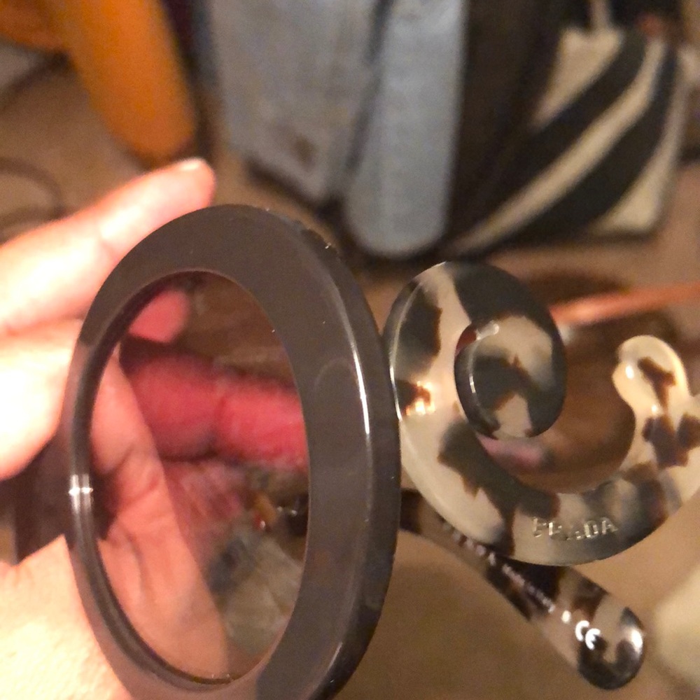 SSOOLLDDD****PRADA SUNGLASSES - Picture 6 of 8